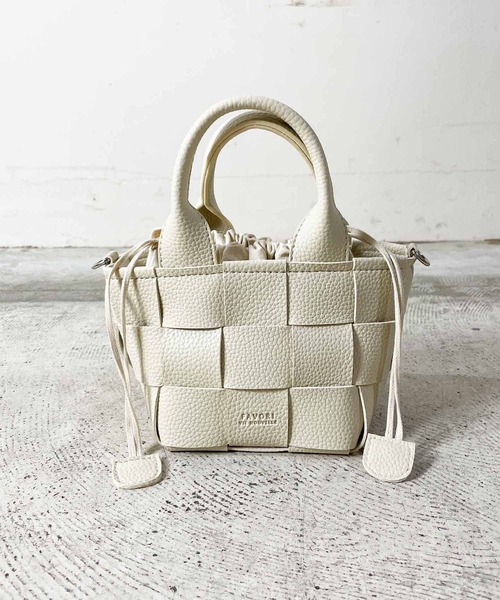 favori vie nouvelle(ファボリ ヴィー ヌーヴェル)の「<favori vie nouvelle/ファボリ ヴィー ヌーヴェル> メッシュ編みミニ2WAYショルダー(ショルダーバッグ・レディース・アイボリー/ライトグリーン/モカ/ブラック/ネイビー/ライトグレー/ダークブラウン/ラベンダー/マスタード/シルバー/グリーン・ONE SIZE)」の5枚目の写真