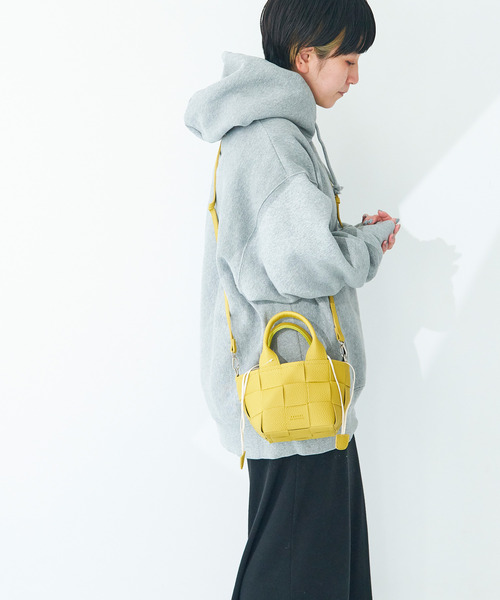 favori vie nouvelle(ファボリ ヴィー ヌーヴェル)の「<favori vie nouvelle/ファボリ ヴィー ヌーヴェル> メッシュ編みミニ2WAYショルダー(ショルダーバッグ・レディース・アイボリー/ライトグリーン/モカ/ブラック/ネイビー/ライトグレー/ダークブラウン/ラベンダー/マスタード/シルバー/グリーン・ONE SIZE)」の10枚目の写真