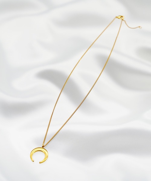 SIGNAL(シグナル)の「【SIGNAL/シグナル】MOON NECKLACE / ムーンネックレス(ネックレス・レディース・ゴールド・42cm)」の5枚目の写真