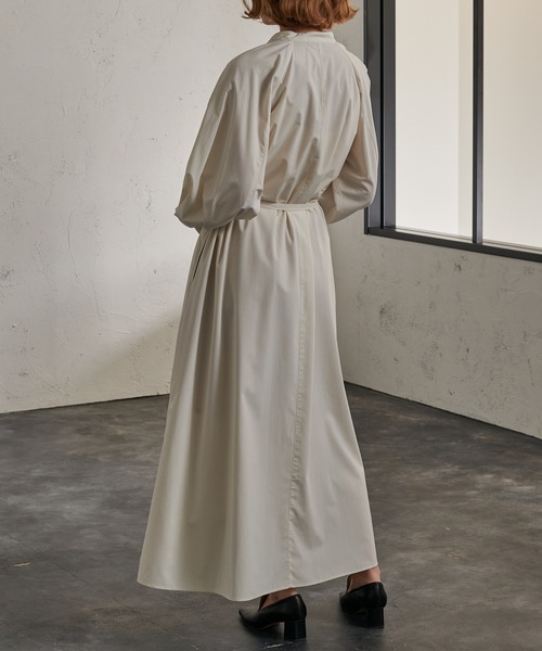 Ezick(エジック)の「スリーブコンシャスワンピース(シャツワンピース・レディース・ブラック/オフホワイト・SMALL/MEDIUM)」の4枚目の写真