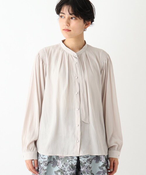 index（インデックス）の「◆パウダーサテンシャーリングボウタイブラウス【WEB限定サイズ】（シャツ/ブラウス・レディース・サックスブルー/ネイビー/ライトグレー/ホワイト系4・40/36/38/42）」の5枚目の写真
