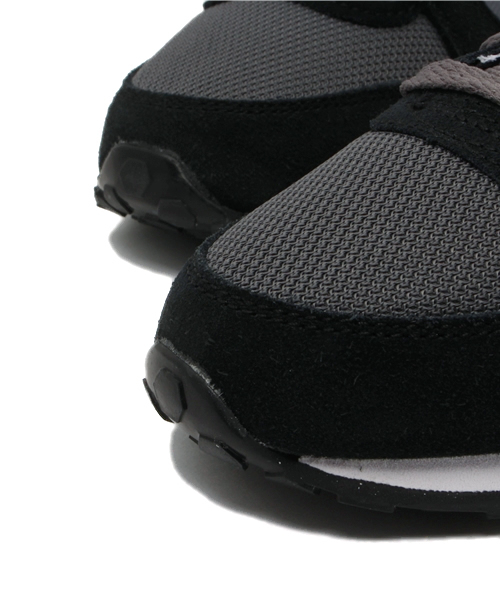 NIKE SPORTSWEAR（ナイキスポーツウェアー）の「ウィメンズ限定カラー ナイキ ジニコ WMNS NIKE GENICCO 644451（スニーカー・レディース・オフホワイト/ダークグレー/ブルー・23cm/23.5cm/24cm/24.5cm）」の7枚目の写真