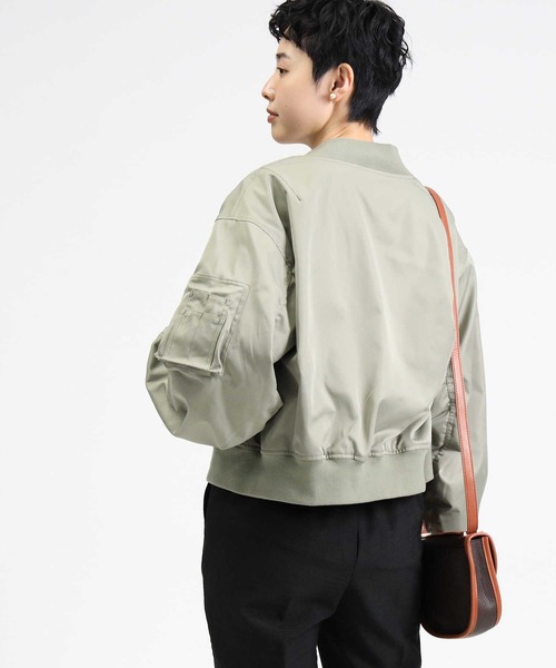 HONEYSUCKLE ROSE（ハニーサックルローズ）の「【HONEYSUCKLE ROSE】ショートライトＭＡ−１（MA-1・レディース・オリーブ/ブラック・M/L）」の10枚目の写真