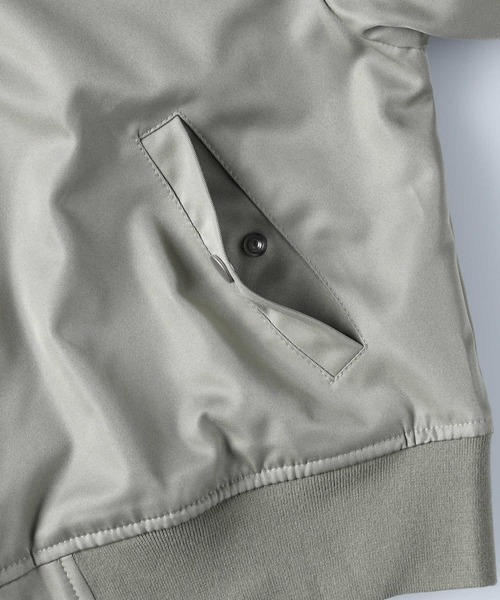 HONEYSUCKLE ROSE（ハニーサックルローズ）の「【HONEYSUCKLE ROSE】ショートライトＭＡ−１（MA-1・レディース・オリーブ/ブラック・M/L）」の19枚目の写真