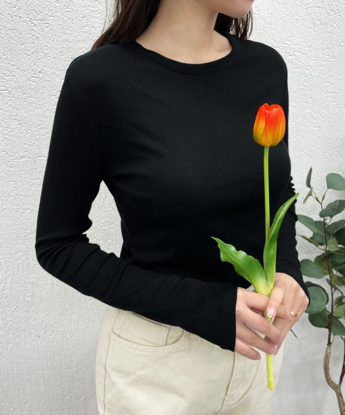 CEMONEMO(セモネモ)の「無地 リブ Uネック 長袖 Tシャツ(Tシャツ/カットソー・レディース・ホワイト/ブラック・FREE)」の10枚目の写真
