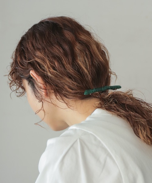rapiecage（ラピエサージュ）の「ランダムラインショートバレッタ（バレッタ/ヘアクリップ・レディース・ブラウン/グリーン/キナリ・FREE）」の8枚目の写真