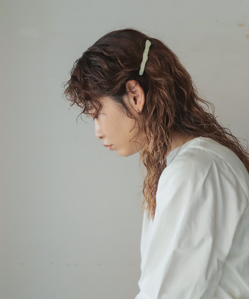 rapiecage（ラピエサージュ）の「ランダムラインショートバレッタ（バレッタ/ヘアクリップ・レディース・ブラウン/グリーン/キナリ・FREE）」の11枚目の写真