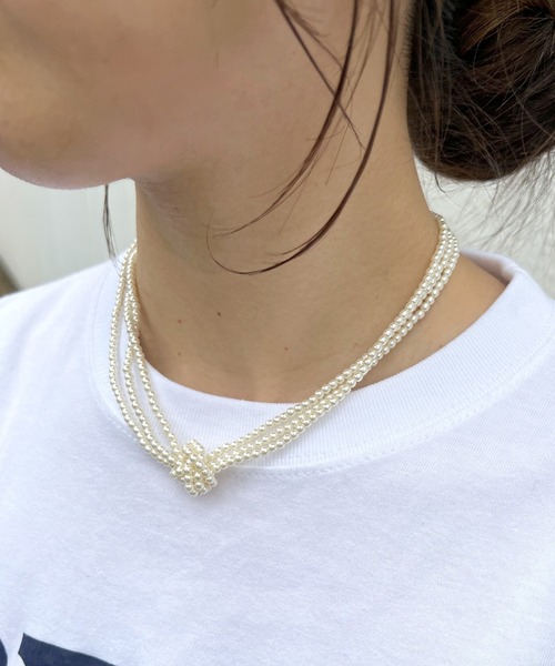 SHENERY(シーナリー)の「【WEB限定】パール3連ストラップネックレス(ネックレス・レディース・ゴールド・FREE)」の2枚目の写真