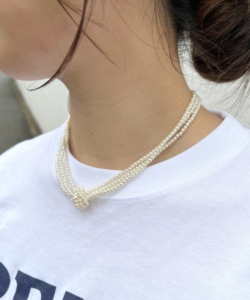 SHENERY(シーナリー)の「【WEB限定】パール3連ストラップネックレス(ネックレス・レディース・ゴールド・FREE)」の4枚目の写真