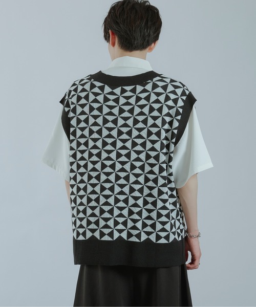 Ellno Loset（エルノロゼット）の「柄ニットベスト（ベスト・メンズ・ブラック/ブラック系その他2/ブラック系その他・MEDIUM/LARGE）」の5枚目の写真
