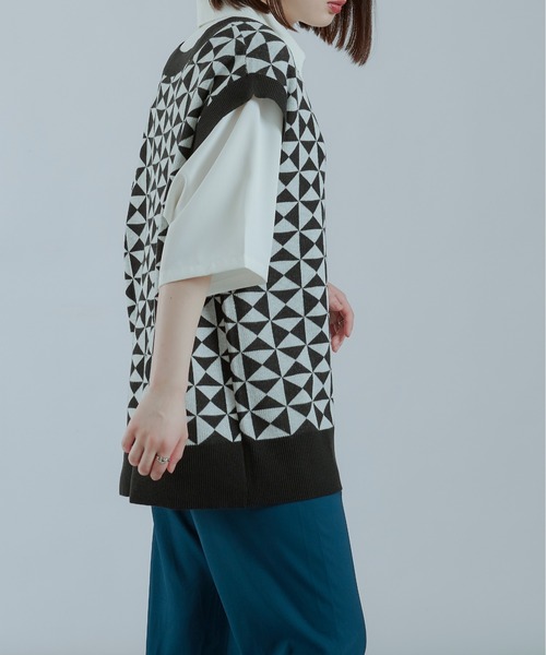 Ellno Loset（エルノロゼット）の「柄ニットベスト（ベスト・メンズ・ブラック/ブラック系その他2/ブラック系その他・MEDIUM/LARGE）」の8枚目の写真