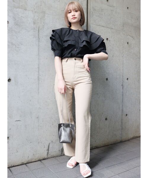 MURUA（ムルーア）の「【WEB限定】ボリュームフリルブラウス（シャツ/ブラウス・レディース・ホワイト/ブラック・FREE）」の6枚目の写真