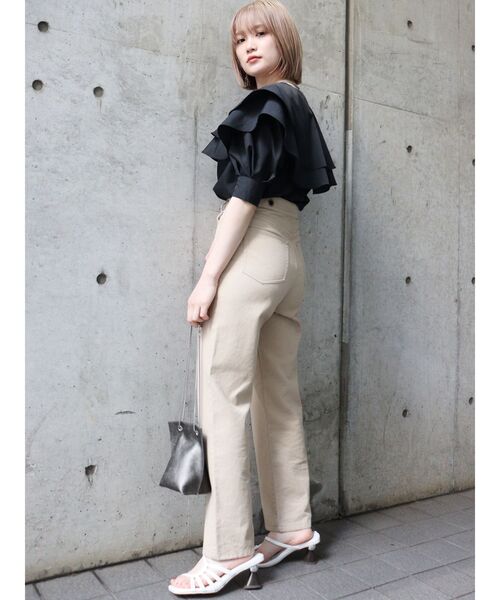 MURUA（ムルーア）の「【WEB限定】ボリュームフリルブラウス（シャツ/ブラウス・レディース・ホワイト/ブラック・FREE）」の7枚目の写真