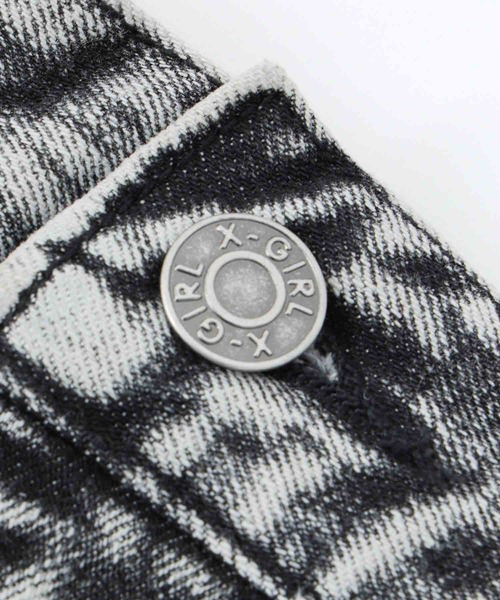 X-girl（エックスガール）の「SLIT LONG SKIRT/ケミカルデニム　スリット/ロングスカート（デニムスカート・レディース・ブラック/ブラウン・M/XS/S）」の6枚目の写真