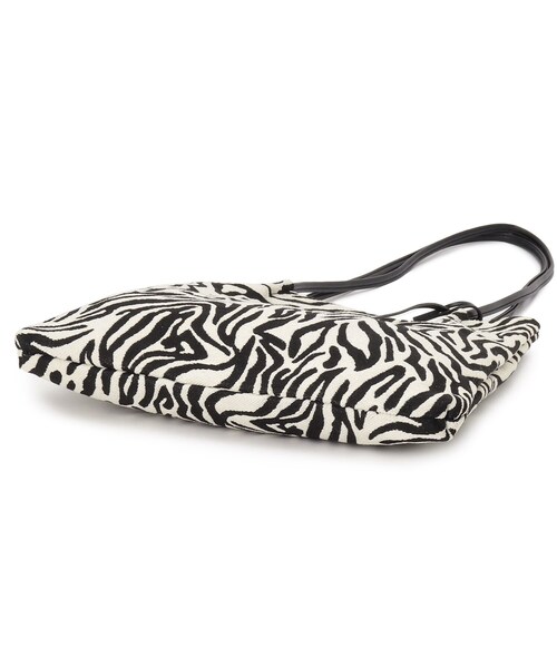 SHOO・LA・RUE（シューラルー）の「◆つまみハンドルトートバッグ（トートバッグ・レディース・ホワイト/ブラック/ダークグリーン/グレー/オレンジ/ブラック系3/アイボリー/ブラック系/ピンク系・00）」の14枚目の写真