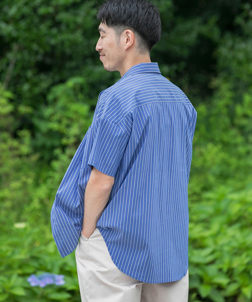 ITEMS URBANRESEARCH（アイテムズ アーバンリサーチ）の「レギュラーカラー ストライプ半袖シャツ（シャツ/ブラウス・メンズ・ライトブルー/ネイビー/ブルー・MEDIUM/LARGE）」の6枚目の写真