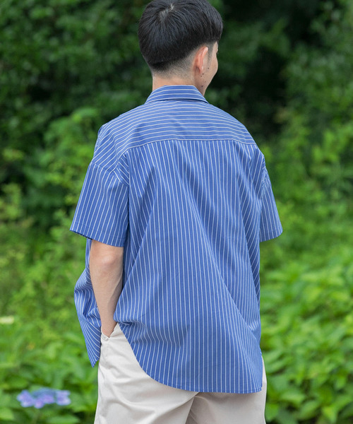 ITEMS URBANRESEARCH（アイテムズ アーバンリサーチ）の「レギュラーカラー ストライプ半袖シャツ（シャツ/ブラウス・メンズ・ライトブルー/ネイビー/ブルー・MEDIUM/LARGE）」の4枚目の写真