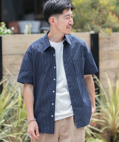 ITEMS URBANRESEARCH（アイテムズ アーバンリサーチ）の「レギュラーカラー ストライプ半袖シャツ（シャツ/ブラウス・メンズ・ライトブルー/ネイビー/ブルー・MEDIUM/LARGE）」の5枚目の写真