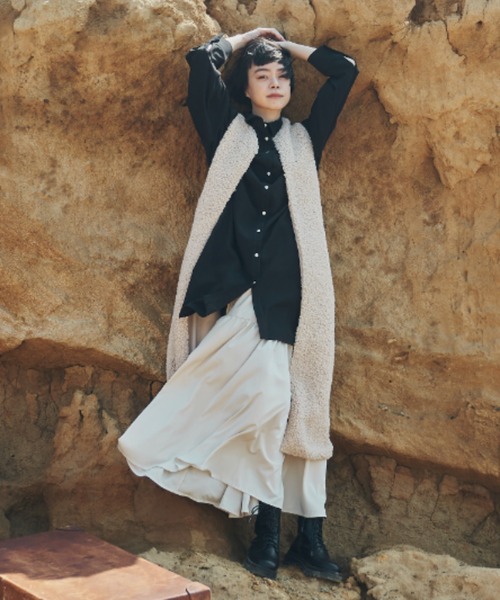 Libra Cue（リブラ キュー）の「ボアロングベスト（その他アウター・レディース・ブラック/アイボリー・FREE）」の19枚目の写真