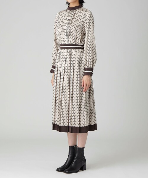 LOVELESS（ラブレス）の「ジオメトリックロールカラードレス（ワンピース・レディース・ネイビー/ベージュ系その他・38/36/34）」の4枚目の写真