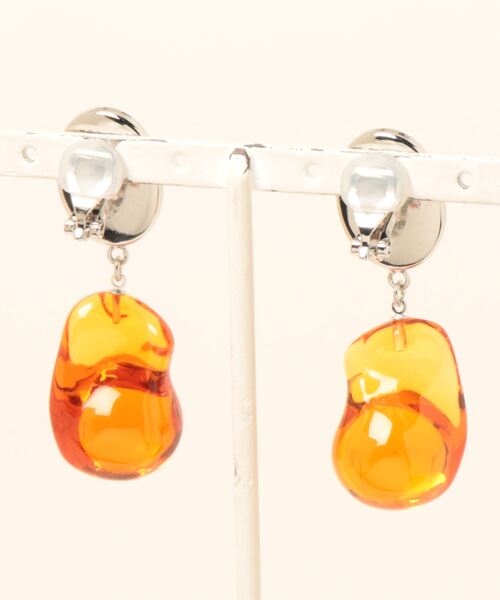 ear PAPILLONNER（イアパピヨネ）の「【SUM1 STYLE（スミスタイル）】バロックカメオイヤリング（イヤリング・レディース・オレンジ・FREE）」の2枚目の写真