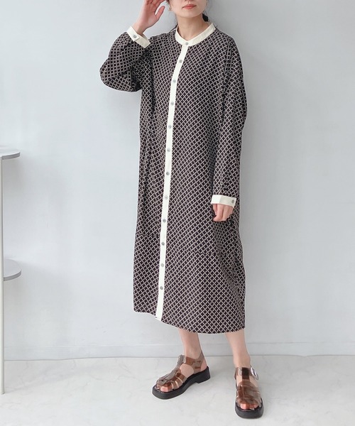 AS KNOW AS plus（アズノゥアズプラス）の「♪配色コクーンワンピース（ワンピース・レディース・チャコールグレー/ブラウン系/ネイビー系/ネイビー系2/グリーン系/ネイビー系3/サックスブルー系/ブラック系/グリーン系1/ブラック系1/グレー系1/ブラック系2/グリーン系2/ネイビー系4/ブラウン系5/ネイビー系5/レッド系5/レッド系6/ネイビー系6/ブルー系その他6/ブラック系6/ブルー系その他7/グリーン系3/サックスブルー系1/ブラウン系7/ブラック系7/ブルー系7/アイボリー系/ネイビー系7/ブルー系/ブラック系3/サックスブルー系2/ブラック系4・FREE）」の2枚目の写真