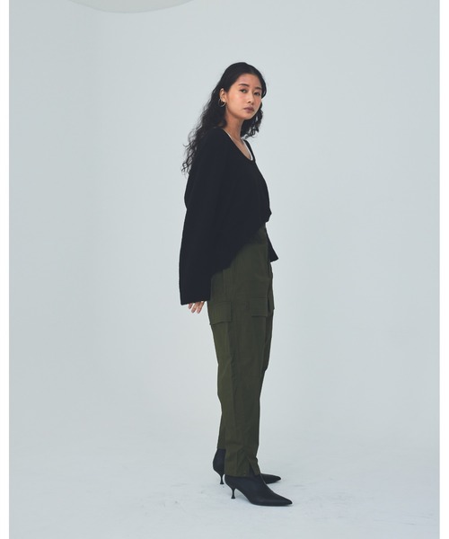 THEATRE PRODUCTS(シアタープロダクツ)の「Vネックプルオーバー(ニット/セーター・レディース・ブラック/ベージュ/ブルー・FREE)」の9枚目の写真