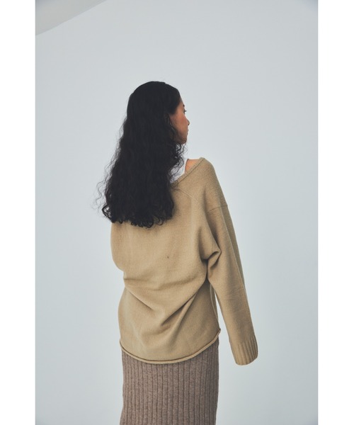 THEATRE PRODUCTS(シアタープロダクツ)の「Vネックプルオーバー(ニット/セーター・レディース・ブラック/ベージュ/ブルー・FREE)」の16枚目の写真