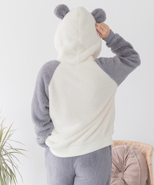 Dita(ディータ)の「ぷっくり耳付き。パンダ耳ファー起毛パーカーセットアップ(ルームウェア/パジャマ・レディース・ミント/グレイッシュベージュ/ピンク/ブルーグレー/スモークピンク/アッシュブラウン/グレー/サックスブルー・FREE)」の11枚目の写真