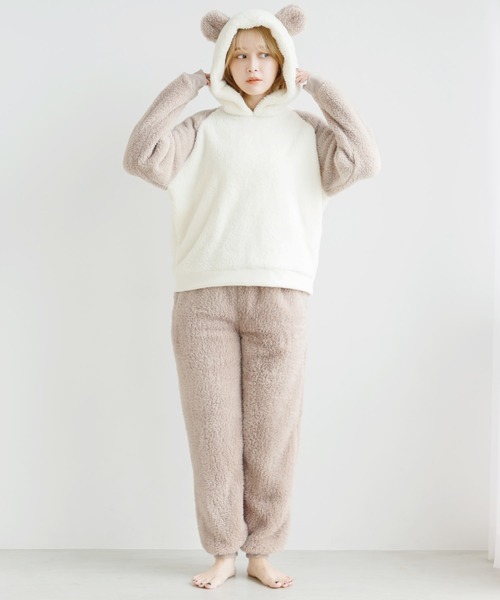 Dita(ディータ)の「ぷっくり耳付き。パンダ耳ファー起毛パーカーセットアップ(ルームウェア/パジャマ・レディース・ミント/グレイッシュベージュ/ピンク/ブルーグレー/スモークピンク/アッシュブラウン/グレー/サックスブルー・FREE)」の17枚目の写真