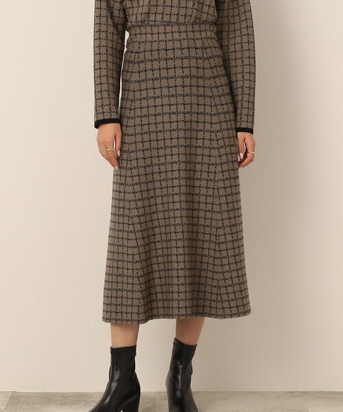 DRESKIP（ドレスキップ）の「◆上品さとかわいさの良いとこどり【洗える/セットアップ可能】ジャカードフレアスカート（スカート・レディース・ベージュ系その他4/ブラック系1/ブラウン系その他3・03/02/04）」の4枚目の写真