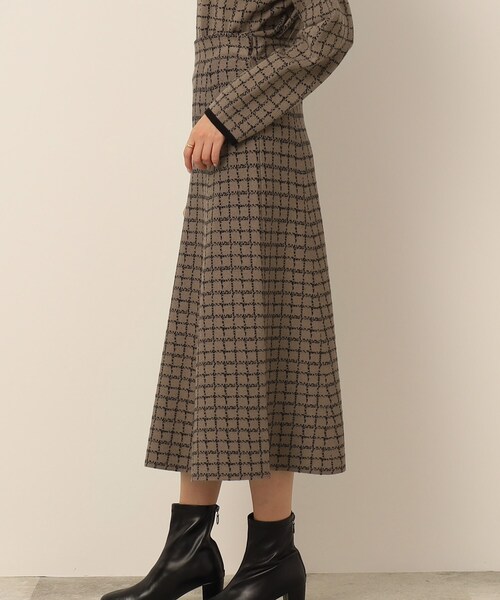 DRESKIP（ドレスキップ）の「◆上品さとかわいさの良いとこどり【洗える/セットアップ可能】ジャカードフレアスカート（スカート・レディース・ベージュ系その他4/ブラック系1/ブラウン系その他3・03/02/04）」の5枚目の写真