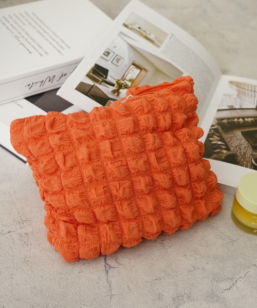 IAMUSE（アイアミューズ）の「ぽこぽこポーチ S0837【IAMUSE】（ポーチ・レディース・オレンジ/ライラック/ブルー/ピンク/ミント/ブラック/アイボリー・FREE）」の7枚目の写真