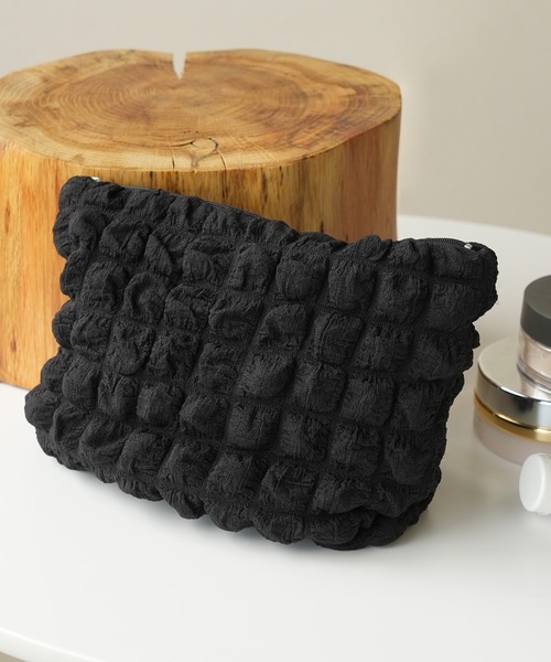 IAMUSE（アイアミューズ）の「ぽこぽこポーチ S0837【IAMUSE】（ポーチ・レディース・オレンジ/ライラック/ブルー/ピンク/ミント/ブラック/アイボリー・FREE）」の2枚目の写真