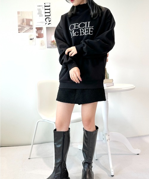 CECIL McBEE（セシルマクビー）の「リバイバルロゴクルーネック