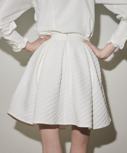 MIRO AMURETTE(ミロアミュレット)の「check tuck skirt/タックミニスカート(スカート・レディース・ホワイト/ブラック・FREE)」の4枚目の写真