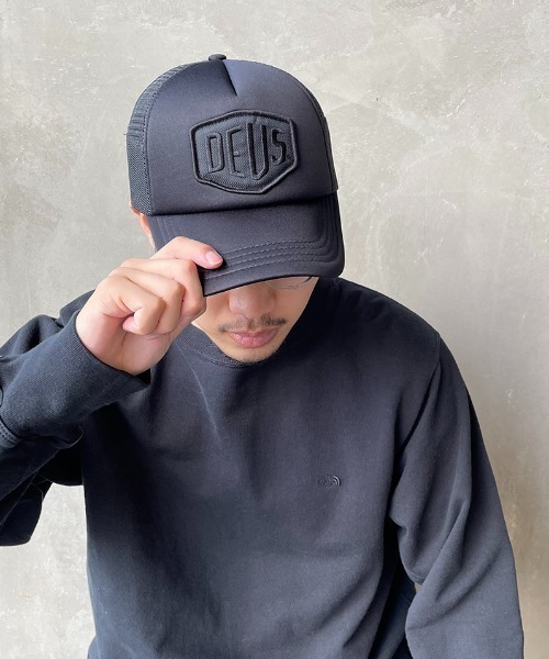 DEUS EX MACHINA（デウスエクスマキナ）の「[DEUS EX MACHINA/デウス エクス マキナ] BAYLANDS TRUCKER メッシュキャップ（キャップ・メンズ・グレー/ホワイト/ブラック・ONE SIZE）」の4枚目の写真