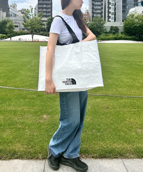 【送料&関税込】BY FAR Mini Tote Bag the Note 旅行やマザーズバッグに]刺繍パフロゴトートL | [公式