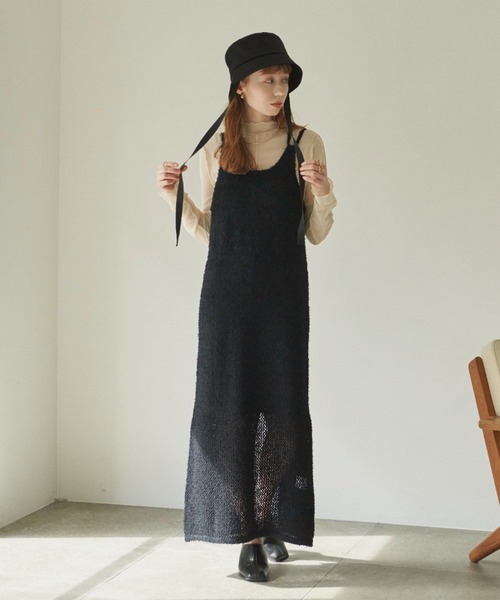 hinari（ヒナリ）の「カールヤーンニットキャミワンピース（ワンピース・レディース・ブラック/ベージュ・FREE/S）」の12枚目の写真