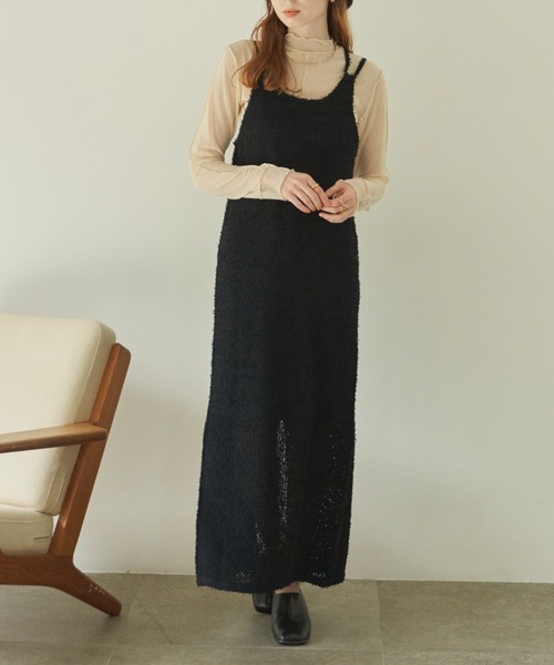hinari（ヒナリ）の「カールヤーンニットキャミワンピース（ワンピース・レディース・ブラック/ベージュ・FREE/S）」の5枚目の写真