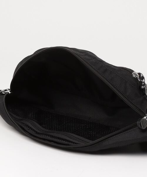 CHUMS(チャムス)の「CHUMS/チャムス ヒップバック REC SMALL OVAL WAIST PACK CH60-3401(ボディバッグ/ウエストポーチ・メンズ・ホワイト/ネイビー/ブラウン/ブラック・FREE)」の8枚目の写真