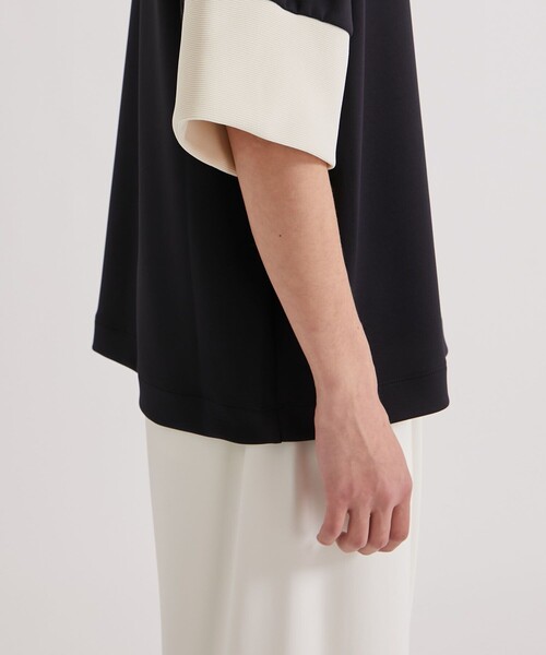 UNITED TOKYO(ユナイテッドトウキョウ)の「アームバイカラーダンボールT(Tシャツ/カットソー・メンズ・ブラック/サックスブルー/アイボリー/グレー・1/2)」の16枚目の写真