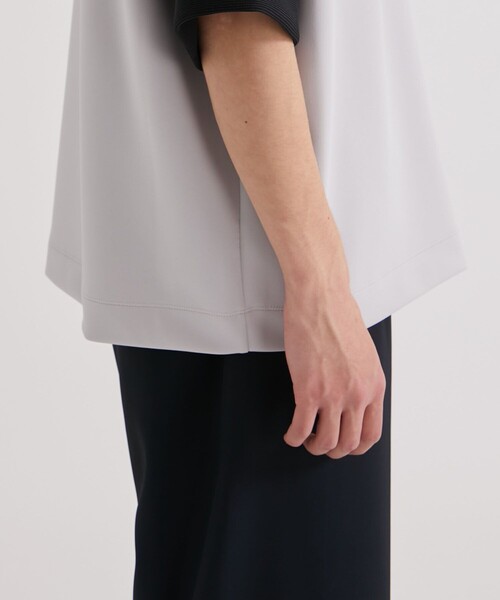 UNITED TOKYO(ユナイテッドトウキョウ)の「アームバイカラーダンボールT(Tシャツ/カットソー・メンズ・ブラック/サックスブルー/アイボリー/グレー・1/2)」の8枚目の写真