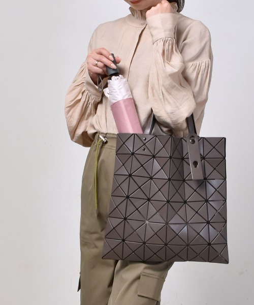 Waterfront（ウォーターフロント）の「折傘　自動開閉 UVブロック 55　ツートン（折りたたみ傘・レディース・ピンク系その他/ホワイト×ブラウン/ホワイト×ピンク/ブラウン系1/ホワイト×ネイビー/ネイビー×ホワイト・FREE）」の7枚目の写真