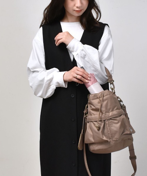 Waterfront（ウォーターフロント）の「折傘　自動開閉 UVブロック 55　ツートン（折りたたみ傘・レディース・ピンク系その他/ホワイト×ブラウン/ホワイト×ピンク/ブラウン系1/ホワイト×ネイビー/ネイビー×ホワイト・FREE）」の11枚目の写真