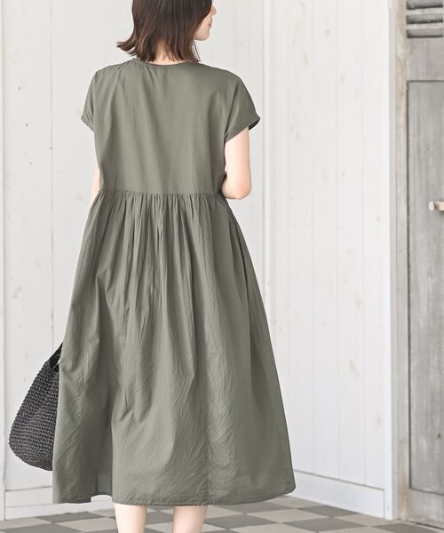 rps（アールピーエス）の「ピンタックフレンチスリーブワンピース（ワンピース・レディース・カーキ/ブラック/パープル・フリー）」の15枚目の写真