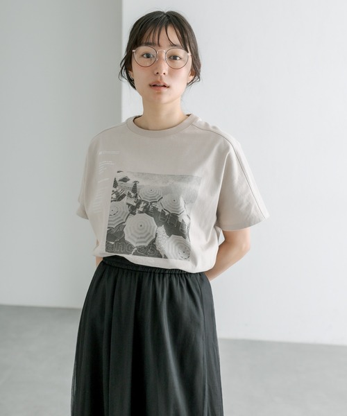 PUAL CE CIN(ピュアルセシン)の「フォトプリントTシャツ(Tシャツ/カットソー・レディース・オフホワイト/ライトグレー/ベージュ・FREE)」の6枚目の写真