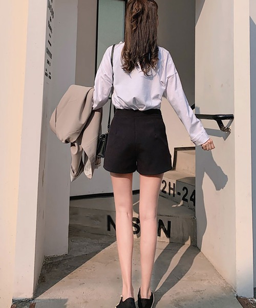 NinaetLina（ニナエリナ）の「ハイウエストショートパンツ（その他パンツ・レディース・ブラック・S/M/L）」の9枚目の写真