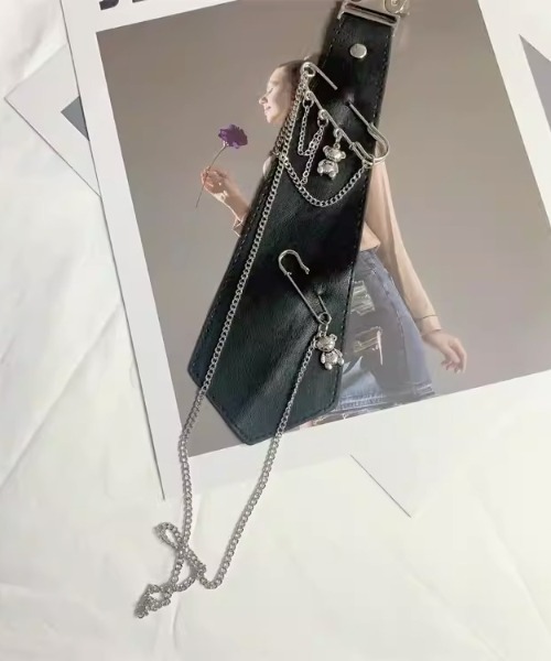 NOVESSEL（ノベセル）の「A'GEM/9 × .kom『NOVESSEL/ノベセル』安全ピン付きネクタイ（ネクタイ・レディース・ブラック・FREE）」の5枚目の写真