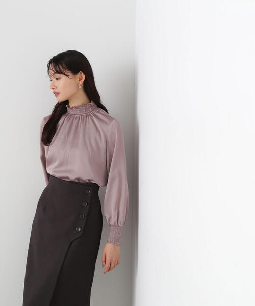 NATURAL BEAUTY BASIC(ナチュラルビューティーベーシック)の「◇シャーリングネックブラウス(シャツ/ブラウス・レディース・ブラック/マジェンタ/オフホワイト/ピンク・SMALL/MEDIUM)」の21枚目の写真